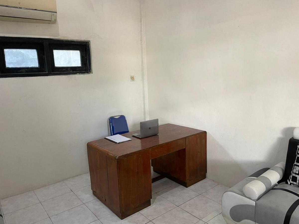 Oyo Life 93083 Nova Jaya 3 Homestay Syariah Lamongan Kültér fotó